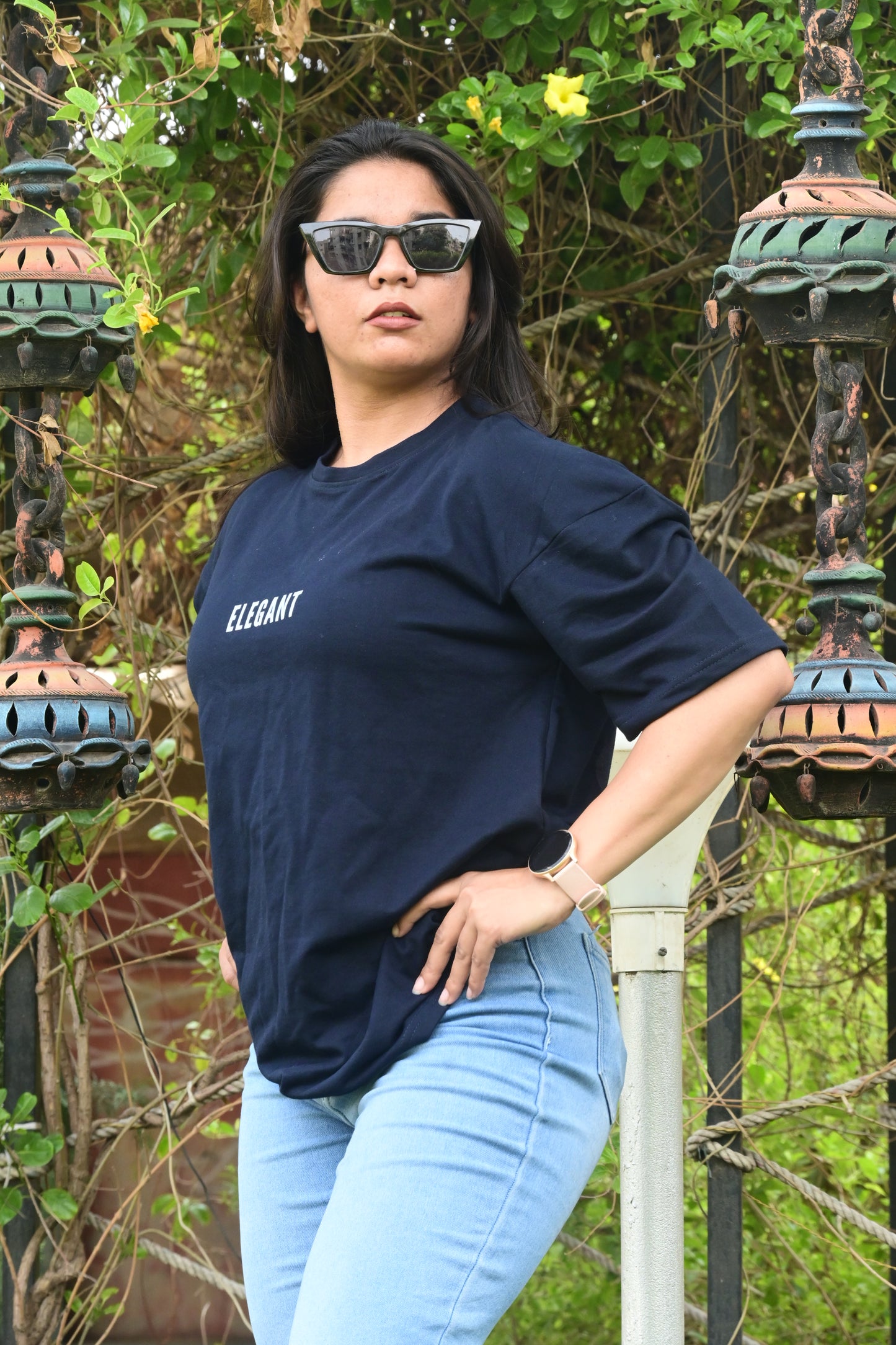 ELEGANT Premium Oversized T-shirt